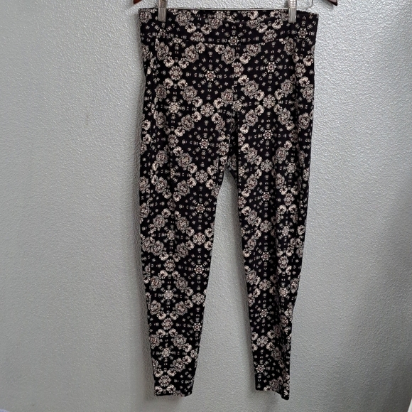 Torrid Women's Floral Pattern Leggings    Size 1 - Picture 1 of 6